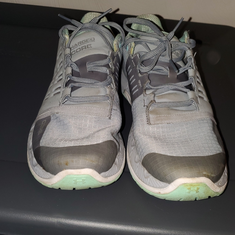 tennis shoe